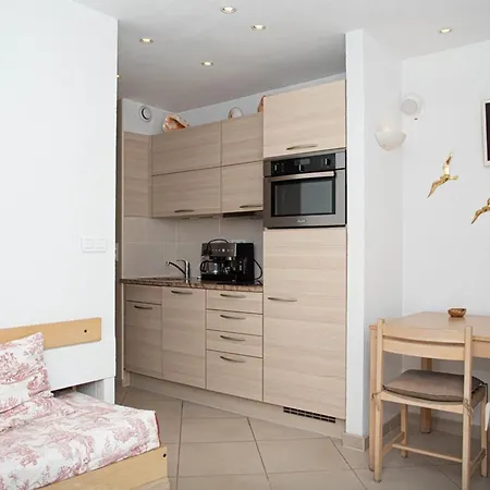 4 Pers Au Lavandou, Climatise - Fr-1-803-57 Apartment Le Lavandou