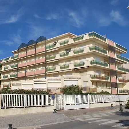 Apartamento 4 Pers Au Lavandou, Climatisé - Fr-1-803-57