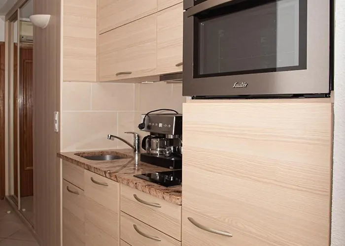 4 Pers Au Lavandou, Climatise - Fr-1-803-57 公寓 *